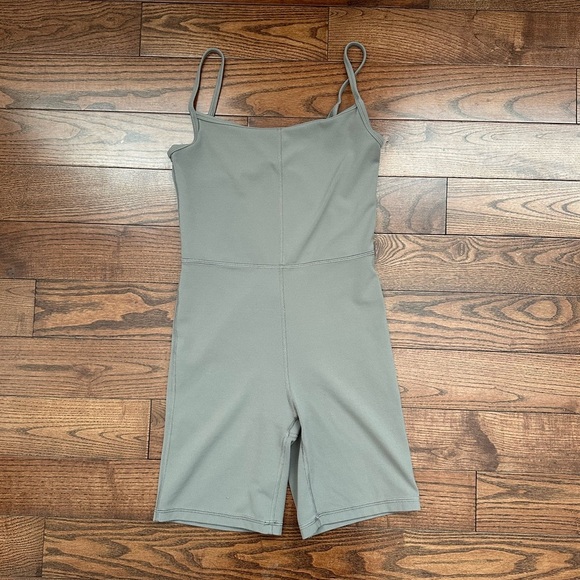 Wilfred Aritzia LIFE Divinity 7” Romper - Picture 4 of 8